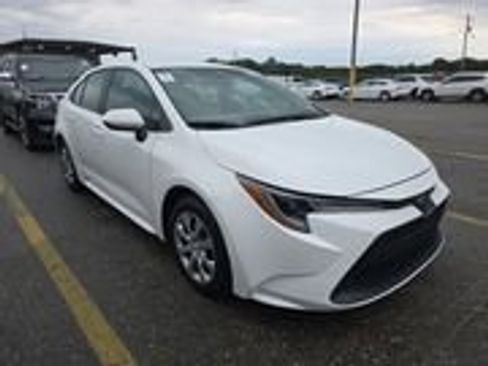 Used 2022 Toyota Corolla LE FWD image 1