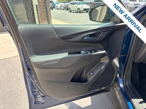 Used 2022 Chevrolet Equinox RS w/ LPO, Floor Liner Package FWD image 17