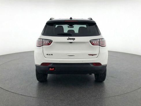 Used 2025 Jeep Compass Trailhawk AWD/4WD image 7