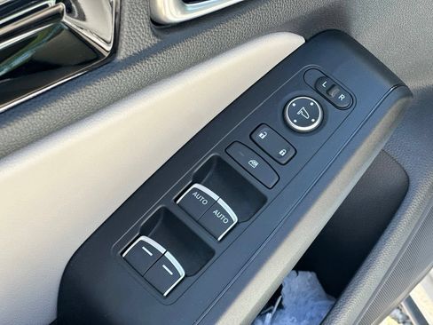 Used 2024 Honda Civic EX-L image 15