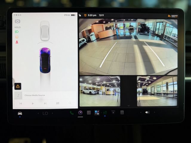 Used 2022 Tesla Model Y Long Range AWD/4WD image 32
