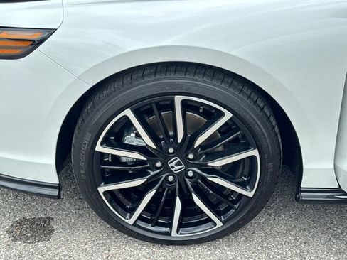 Used 2025 Honda Accord Touring image 24