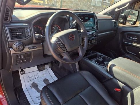 Used 2024 Nissan Titan PRO-4X w/ Pro-4x Convenience Package image 8