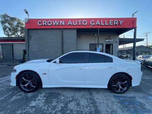 Used 2019 Dodge Charger R/T RWD image 6