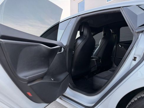 Used 2018 Tesla Model S 75D image 20