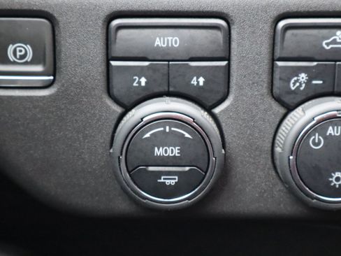 Used 2024 Chevrolet Silverado 1500 LT image 22