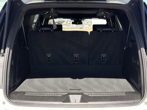 Used 2024 Chevrolet Suburban RST w/ Luxury Package image 40