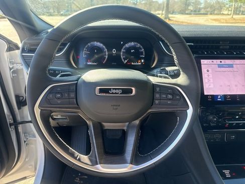 Used 2025 Jeep Grand Cherokee Limited w/ MOPAR Finishing Package image 13