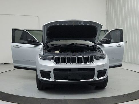 Used 2021 Jeep Grand Cherokee L Laredo w/ Luxury Tech Group I AWD/4WD image 10