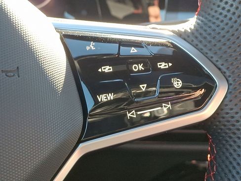 Used 2024 Volkswagen GTI SE image 21