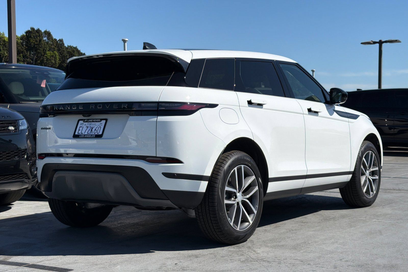 Used 2026 Land Rover Range Rover Evoque S AWD/4WD image 9
