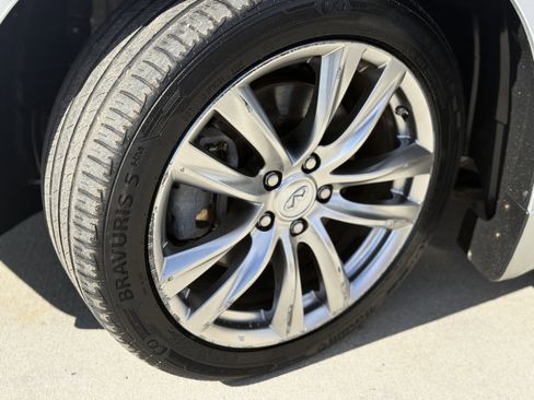 Used 2015 INFINITI Q70 3.7 w/ Deluxe Touring Package image 19