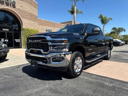 Used 2025 RAM 2500 Big Horn AWD/4WD image 3