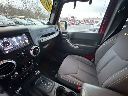 Used 2013 Jeep Wrangler Unlimited Sahara w/ Dual Top Group image 20