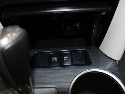 Used 2012 Toyota Camry LE image 15