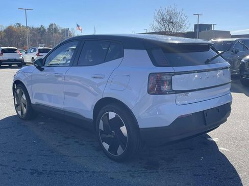 Certified 2025 Volvo EX30 Plus w/ Protection Package Premier image 26