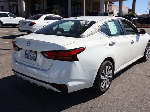 Certified 2025 Nissan Altima 2.5 S image 4