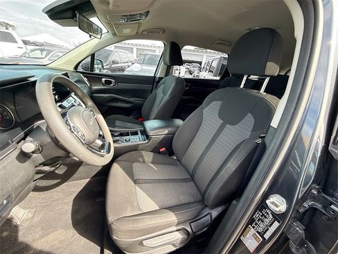 Used 2023 Kia Sorento LX image 21