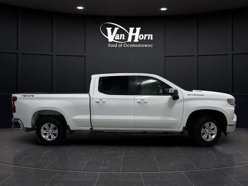 Used 2023 Chevrolet Silverado 1500 LT AWD/4WD image 2