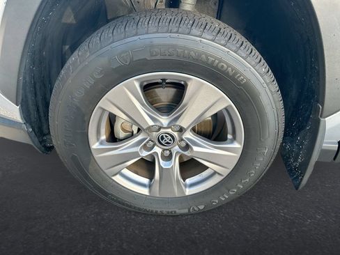 Used 2024 Toyota RAV4 LE AWD/4WD image 10
