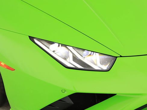 Used 2022 Lamborghini Huracan EVO RWD image 37