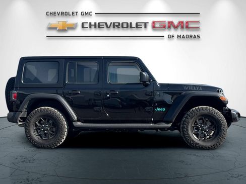 Used 2024 Jeep Wrangler Unlimited Sport AWD/4WD image 2