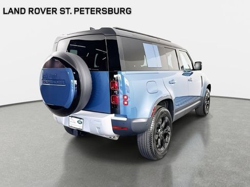 Used 2025 Land Rover Defender 110 S image 5