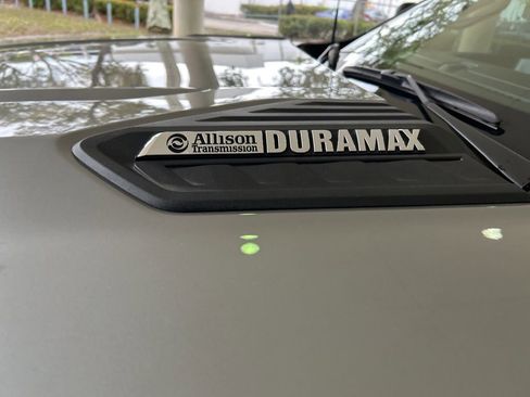 Used 2025 Chevrolet Silverado 3500 W/T image 13