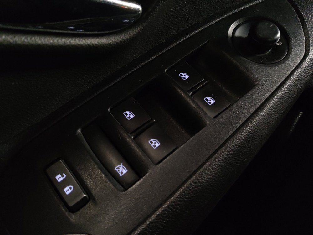 Used 2020 Chevrolet Trax LS FWD image 27
