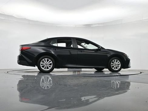 Used 2025 Toyota Camry LE FWD image 31