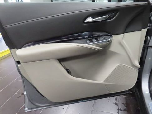 Certified 2023 Cadillac XT4 Luxury image 11