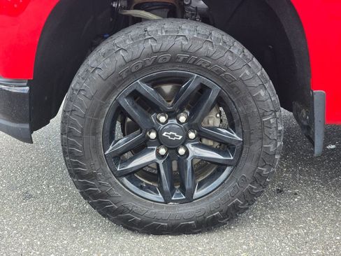 Used 2019 Chevrolet Silverado 1500 LT Trail Boss AWD/4WD image 11