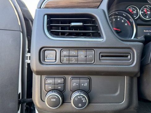 Used 2021 Chevrolet Tahoe Z71 w/ Luxury Package image 8