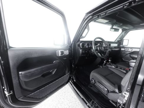 Used 2023 Jeep Wrangler Unlimited w/ Sun & Screen Package AWD/4WD image 22