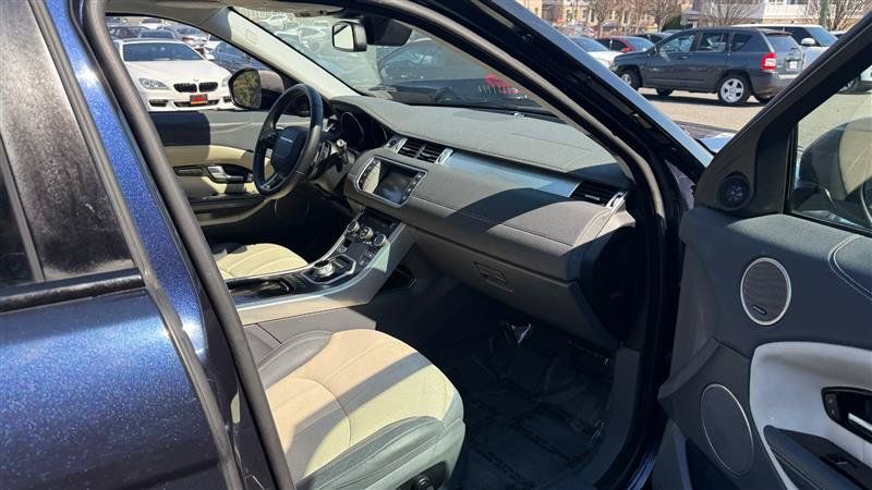 Used 2016 Land Rover Range Rover Evoque SE AWD/4WD image 8