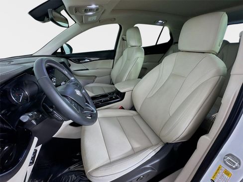 Certified 2022 Buick Envision Essence w/ Technology Package I FWD image 11