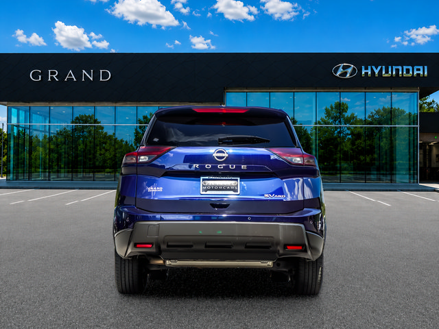 Used 2025 Nissan Rogue SV AWD/4WD image 5