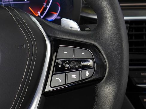 Used 2022 BMW 530i w/ Convenience Package image 27