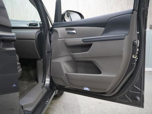 Used 2016 Honda Odyssey Touring Elite image 30