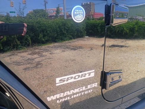 Used 2015 Jeep Wrangler Unlimited Sport w/ Quick Order Package 24S AWD/4WD image 23