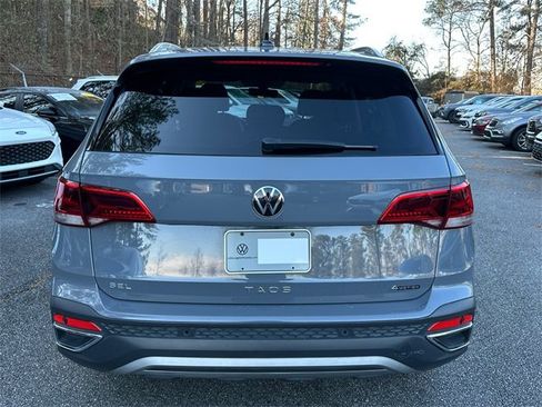 Certified 2022 Volkswagen Taos SEL image 6
