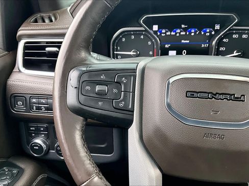 Used 2021 GMC Yukon XL Denali w/ LPO, Illumination Package AWD/4WD image 24