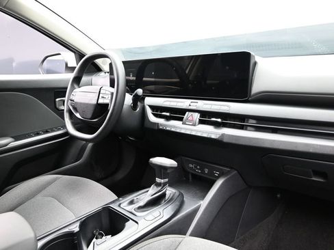 Used 2025 Kia K4 FWD image 10