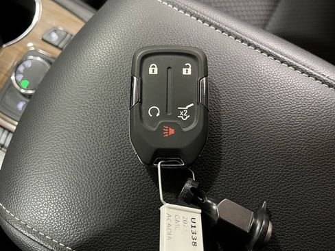 Certified 2023 GMC Acadia SLE w/ Driver Convenience Package image 35