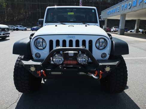 Used 2018 Jeep Wrangler Sport image 8
