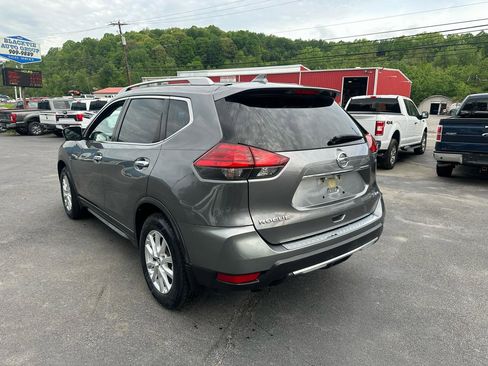 Used 2017 Nissan Rogue SV w/ SV Premium Package AWD/4WD image 6