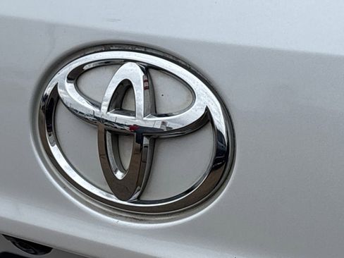 Used 2022 Toyota Highlander XLE image 34