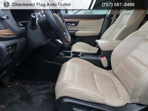 Used 2017 Honda CR-V Touring image 9