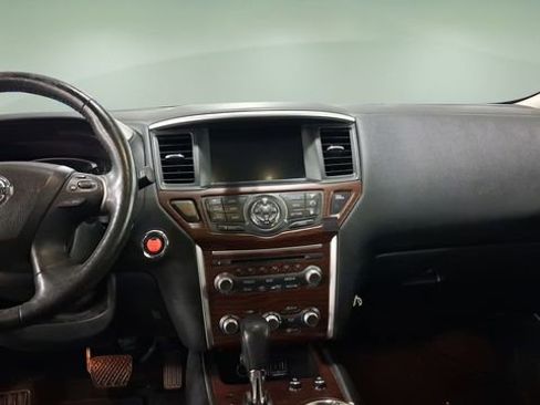 Used 2020 Nissan Pathfinder Platinum FWD image 10