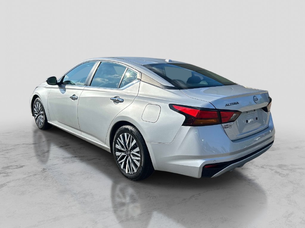 Certified 2024 Nissan Altima 2.5 SV FWD image 3